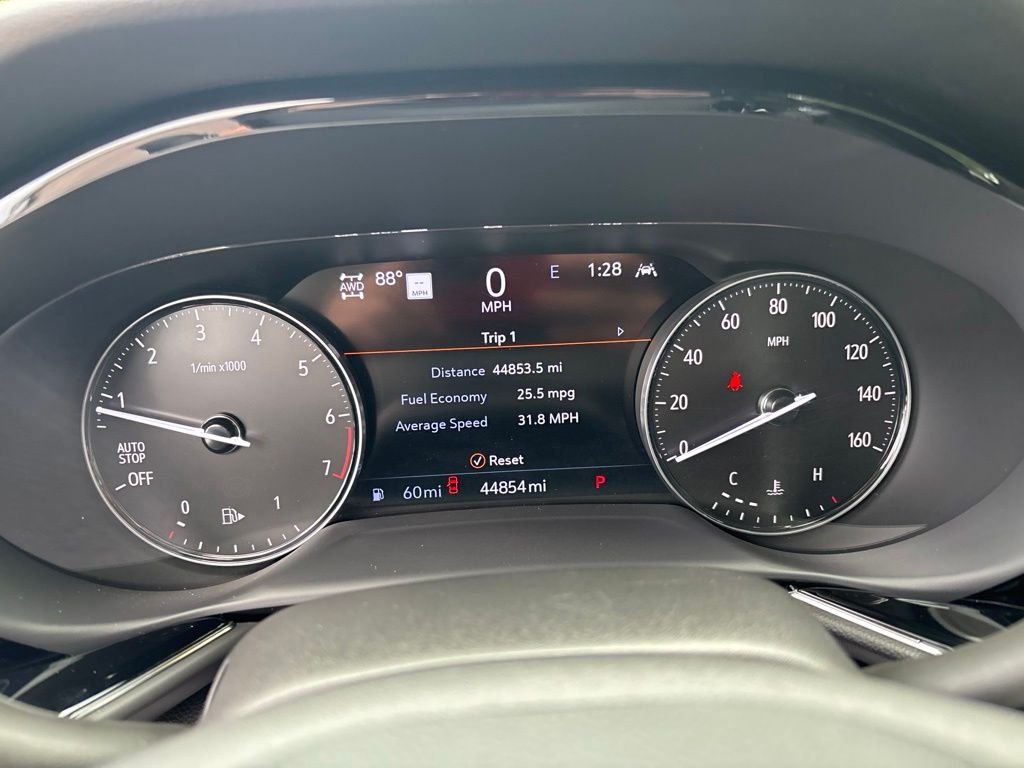 Used 2022 Red Buick Avenir image 31