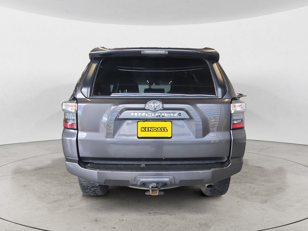 Used 2018 Gray Toyota SR5 image 6