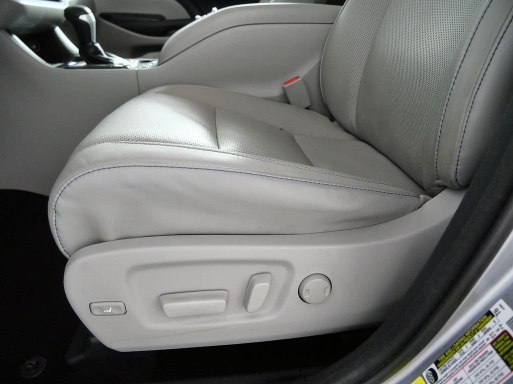 Used 2016 Silver Toyota Limited Platinum image 17