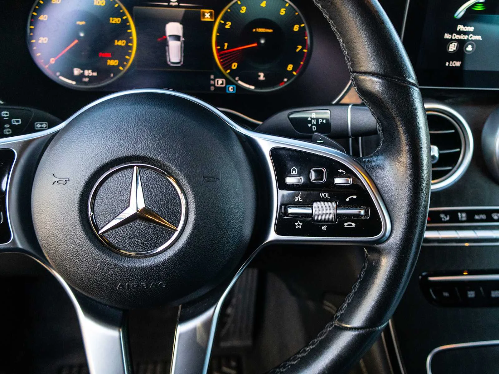 Used 2020  Mercedes-Benz GLC 300 image 36
