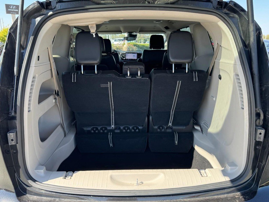 Used 2023 Black Chrysler Touring L image 6