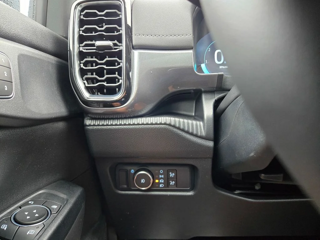 New 2026 Oxford White Ford Lariat® image 14