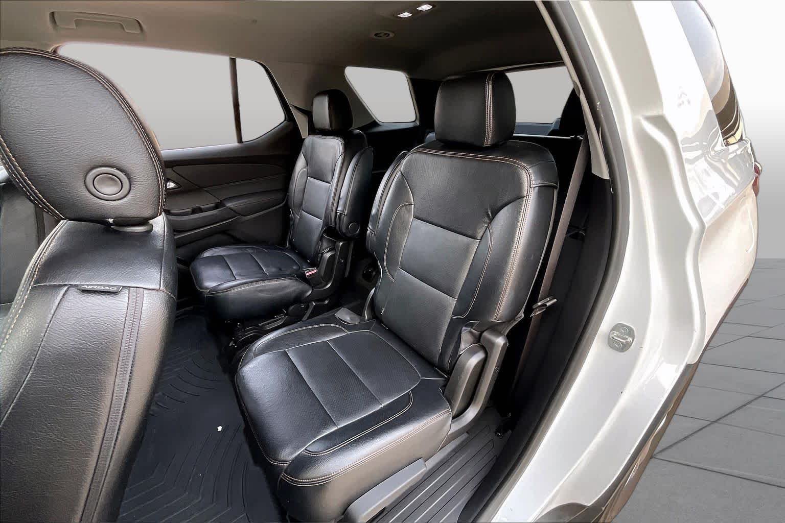 Used 2020 Summit White Chevrolet LT Cloth image 18