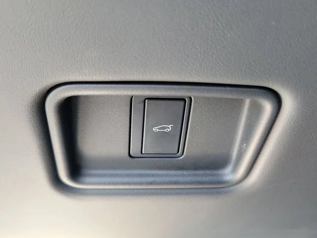 Used 2023 Black Land Rover SE image 20