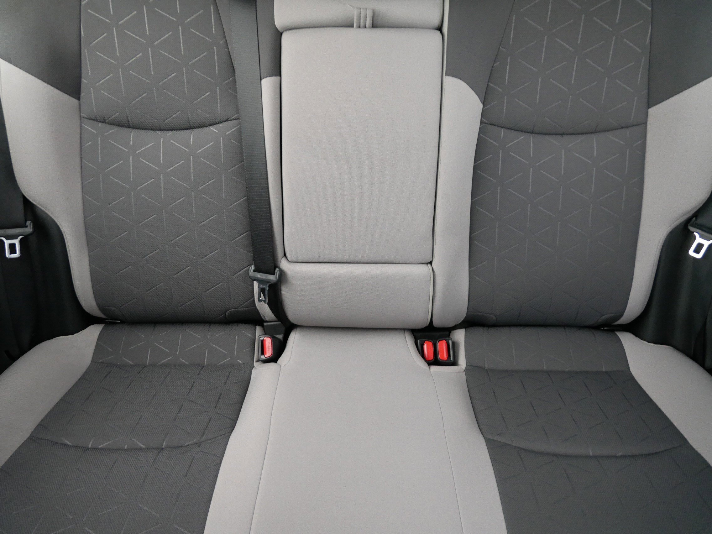 2024 Toyota RAV4 XLE - Photo 13