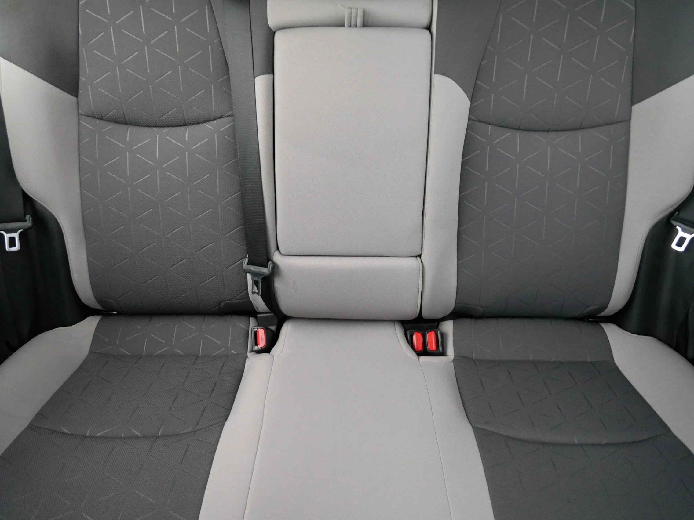 2024 Toyota RAV4 XLE - Photo 13