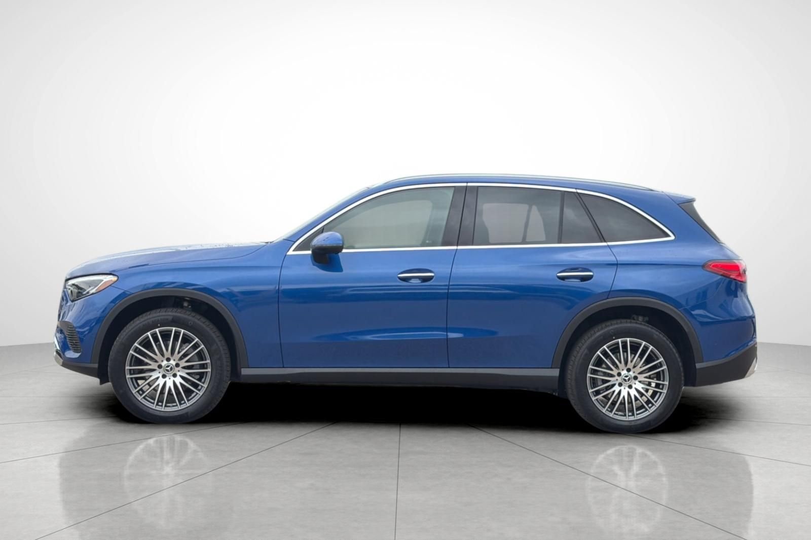 New 2026 Starling Blue Metallic Mercedes-Benz GLC 300 image 32