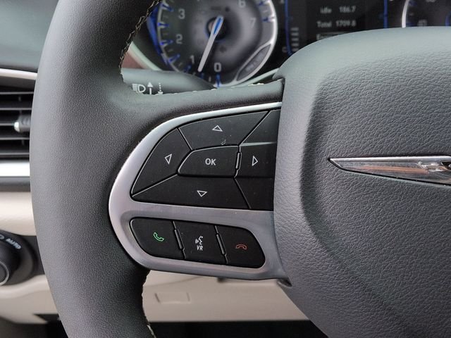 Used 2024 White Chrysler LX image 18