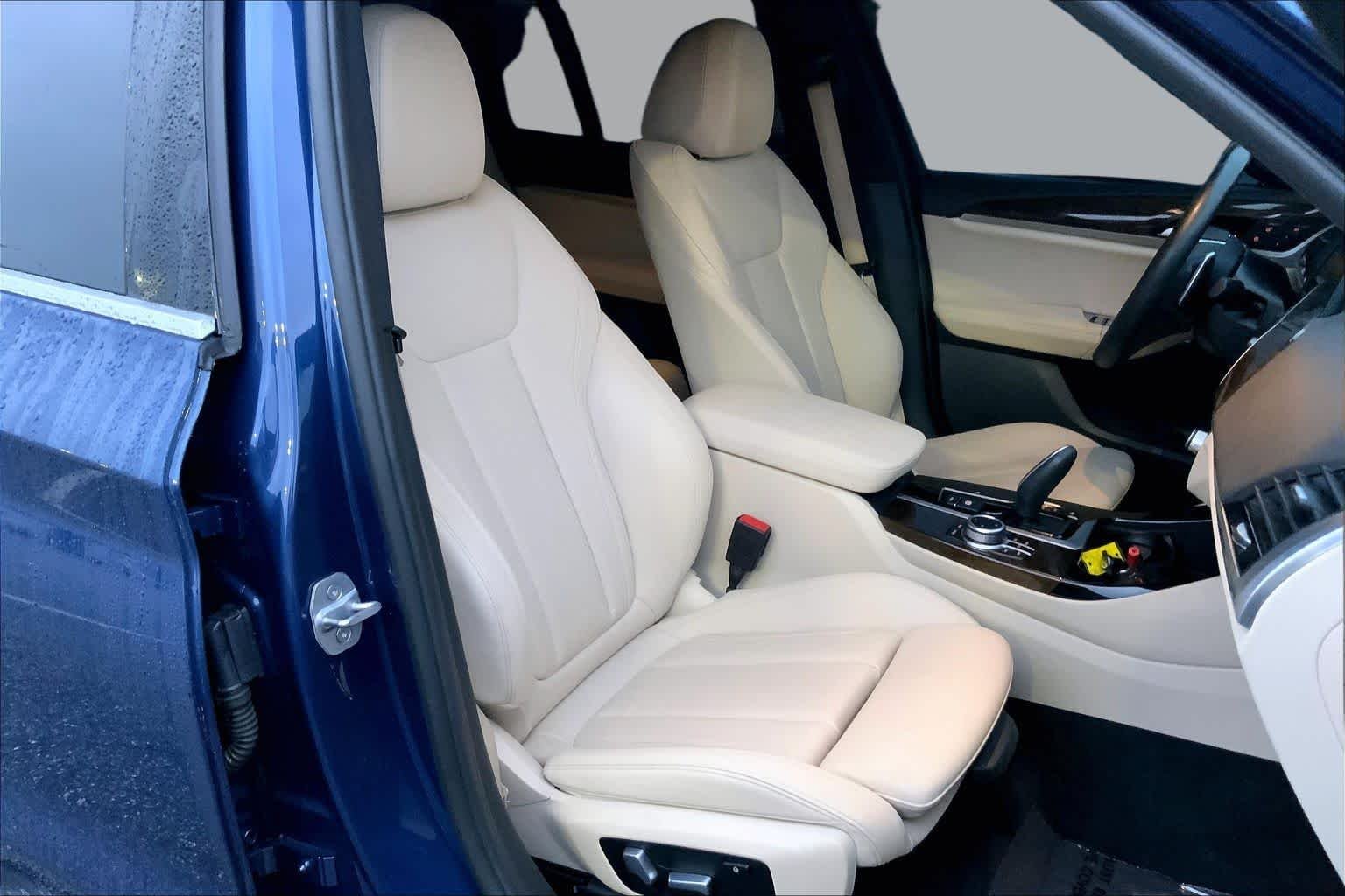 Used 2020 Phytonic Blue Metallic BMW sDrive30i image 9