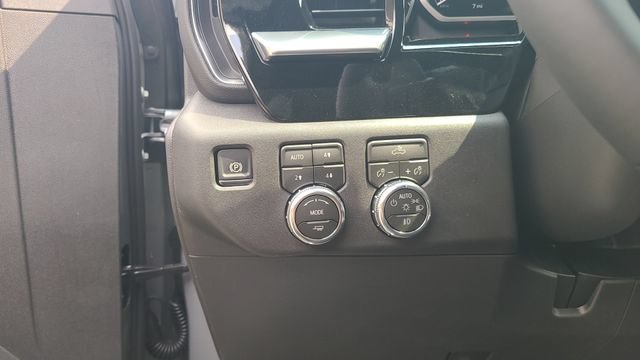 New 2026 Sterling Metallic GMC Elevation image 11