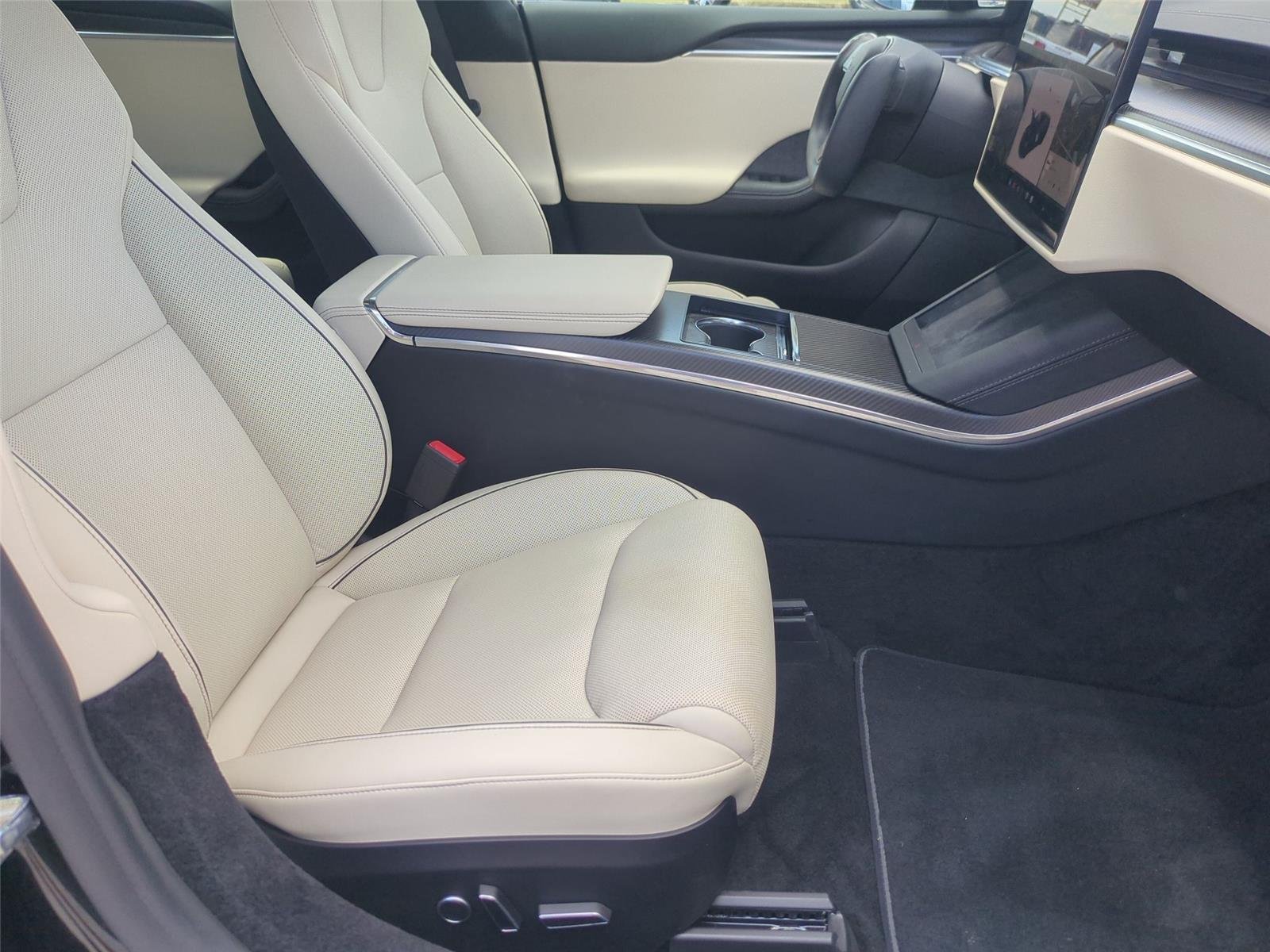 Used 2021 Solid Black Tesla Plaid image 39