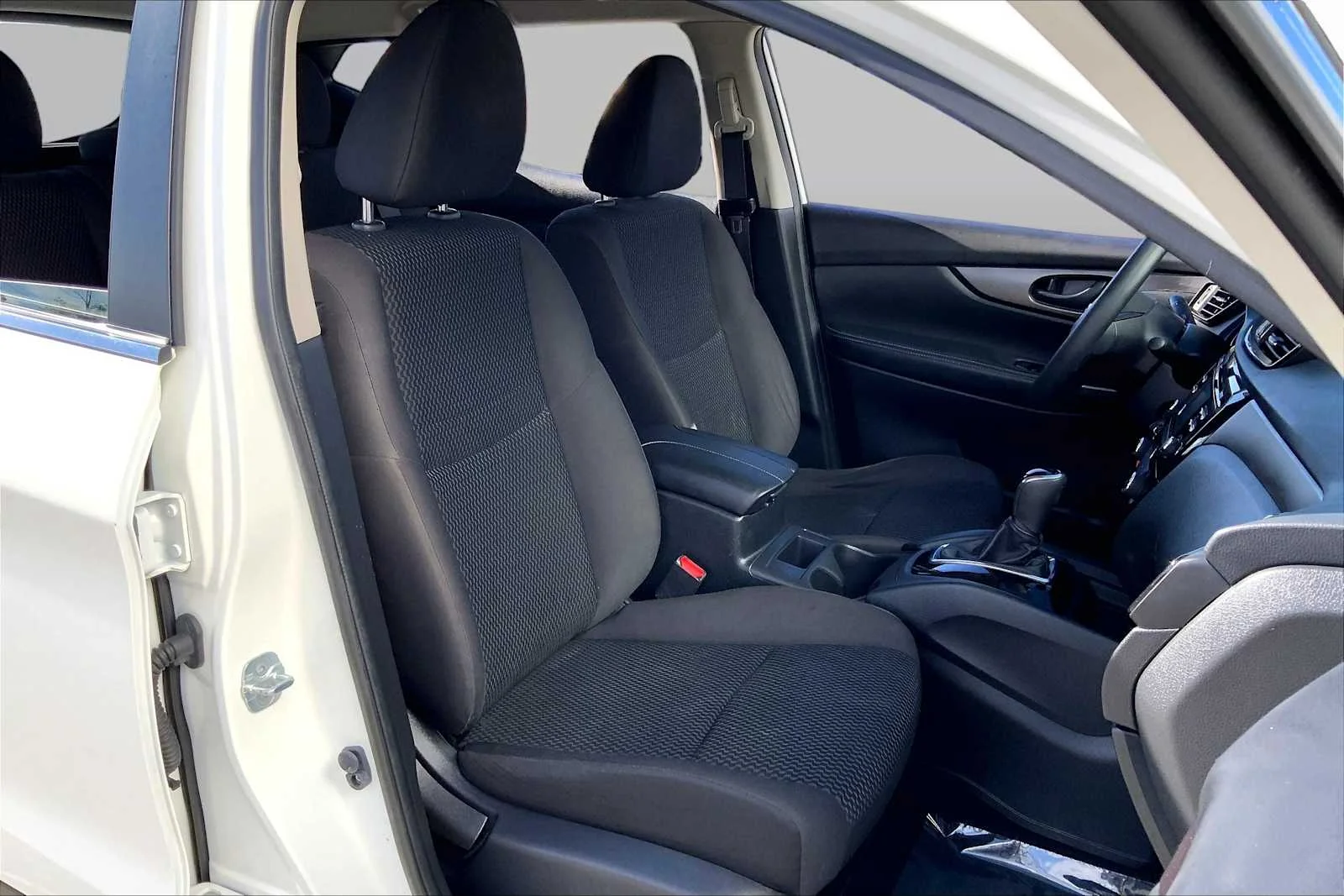 Pre-Owned 2017 Nissan Rogue Sport S