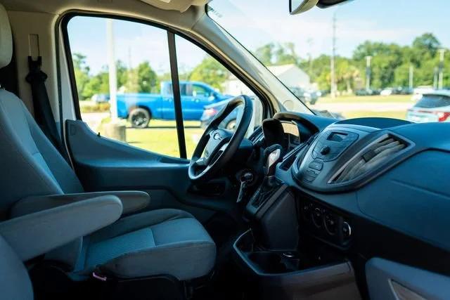 Used 2016 Oxford White Ford Base image 6