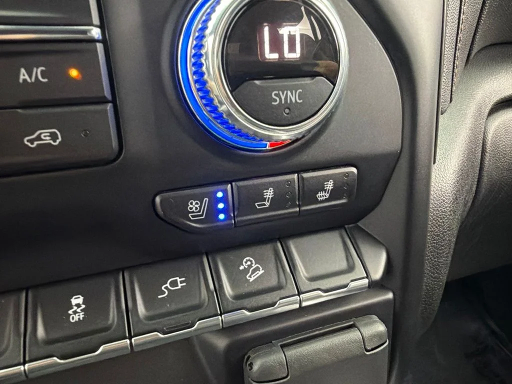 Used 2020 Blue GMC AT4 image 18