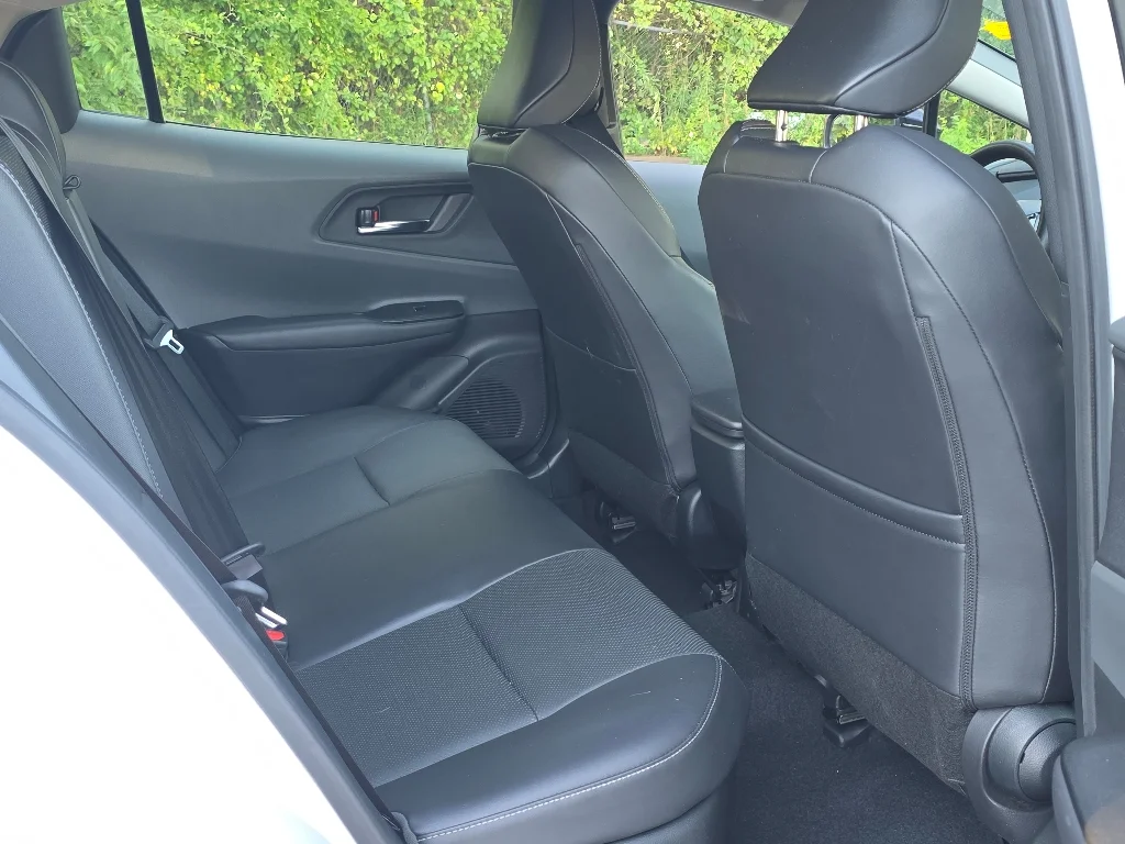 Used 2023 Wind Chill Pearl Toyota XLE image 24