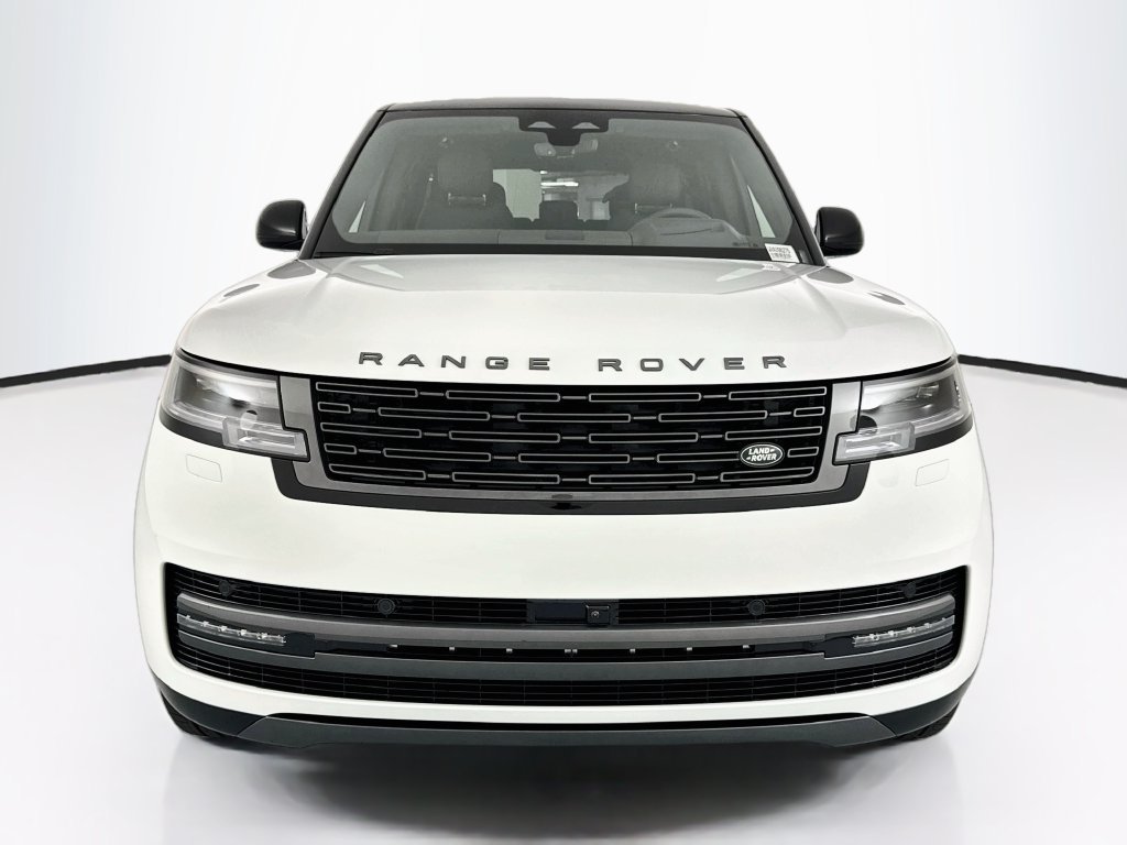 New 2027 Fuji White Land Rover SE image 2