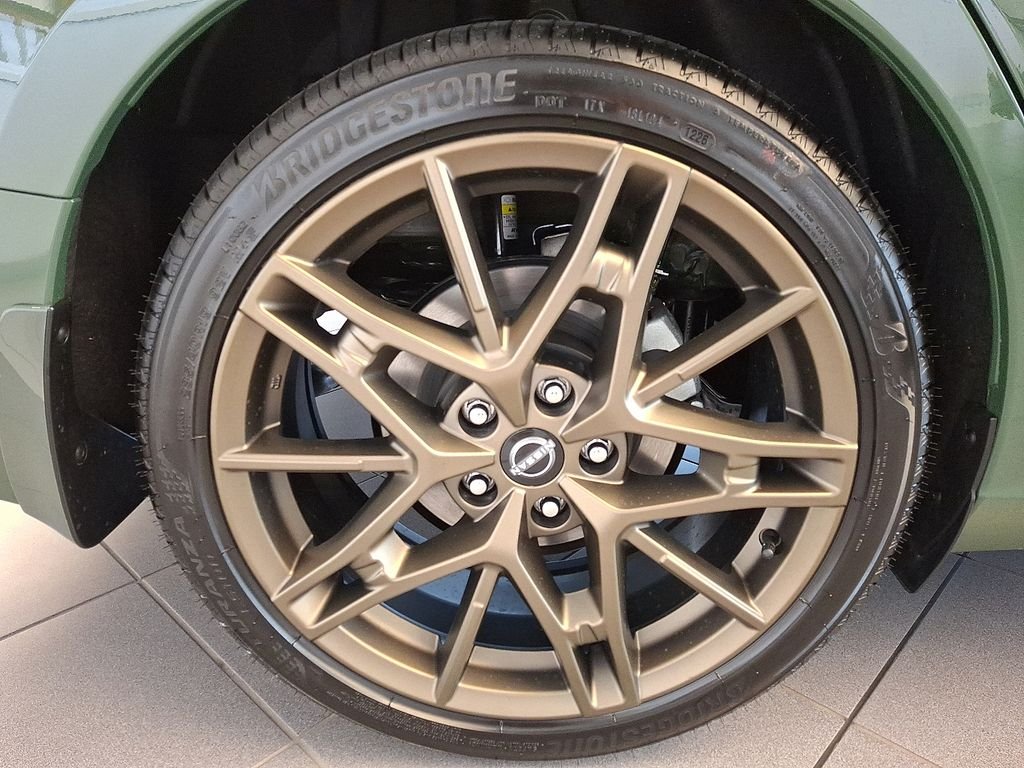 New 2026 Tactical Green Metallic / Super Black Two-tone Nissan SR image 6
