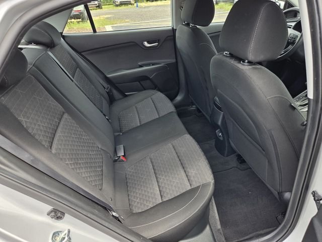 Used 2022 Silver Kia S image 15