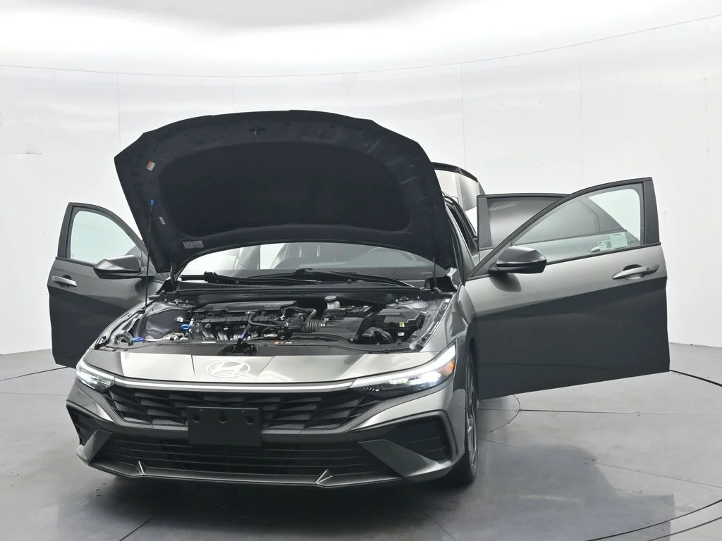 Used 2025 Amazon Gray Hyundai SEL Sport image 48