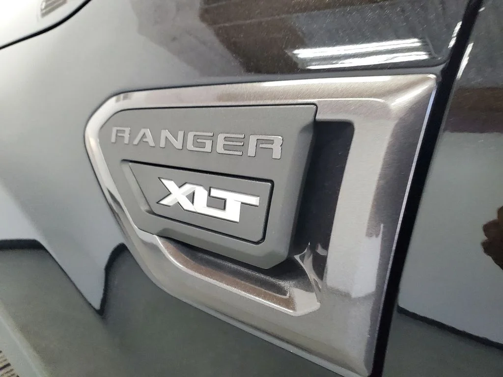 Used 2023 Black Ford XLT image 26