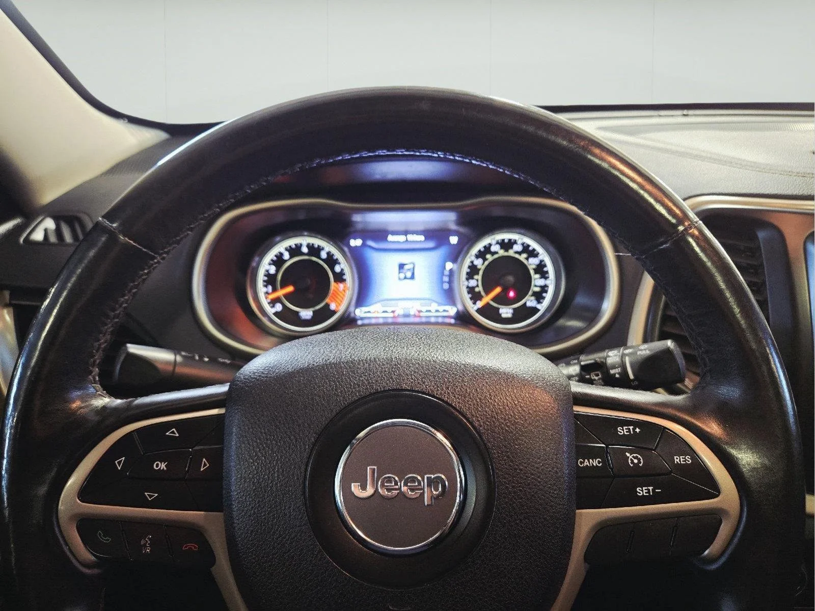 Used 2014 Brilliant Black Crystal Pearlcoat Jeep Limited image 25