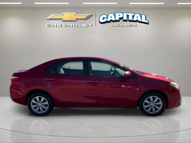 Used 2016 Red Toyota LE image 7