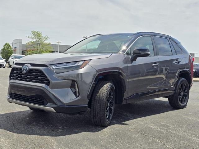 Certified Used 2022 MID BLCK/MAG GRAY Toyota  image 12