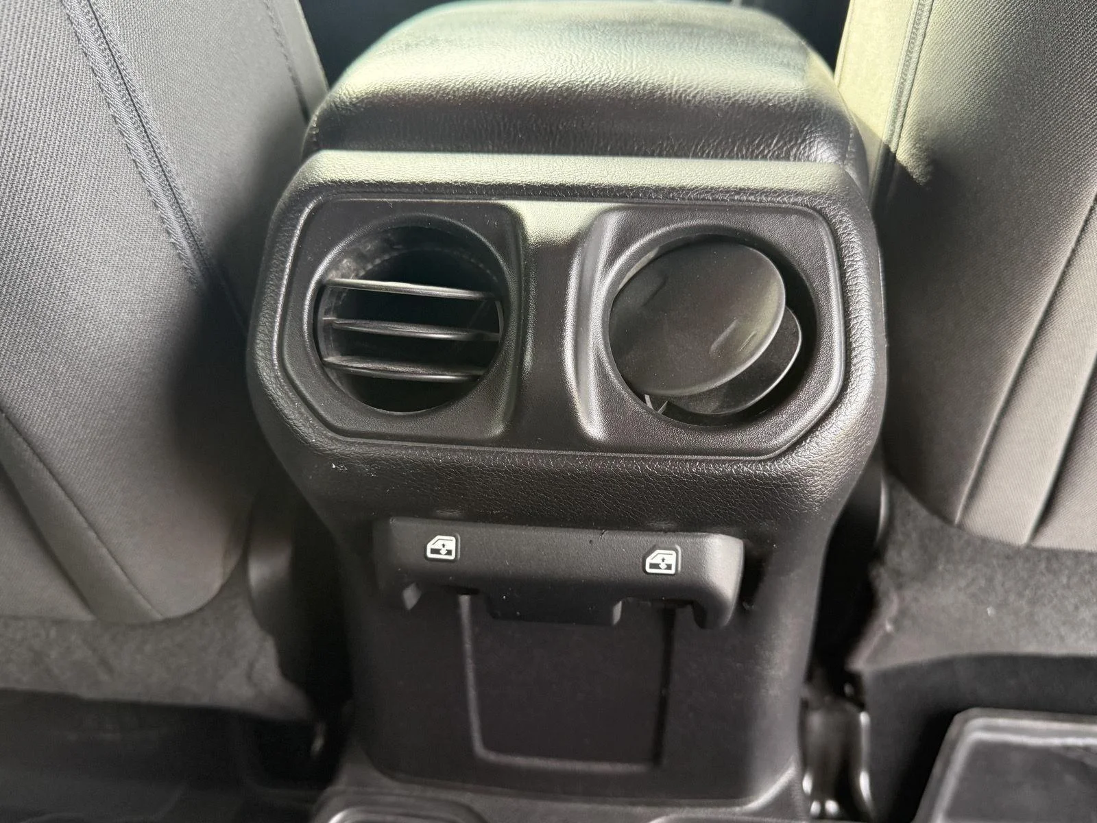 Used 2018 Black Clearcoat Jeep Sport S image 23