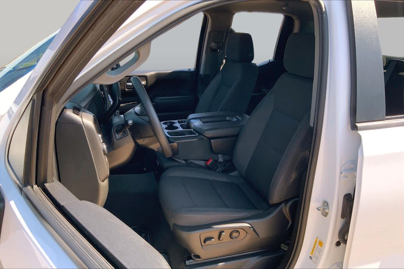 Used 2022 Summit White Chevrolet Custom image 8
