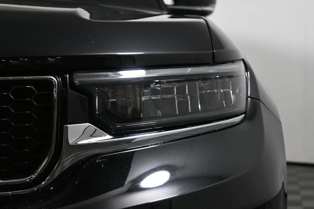 2023 Jeep Grand Cherokee Overland - Photo 11