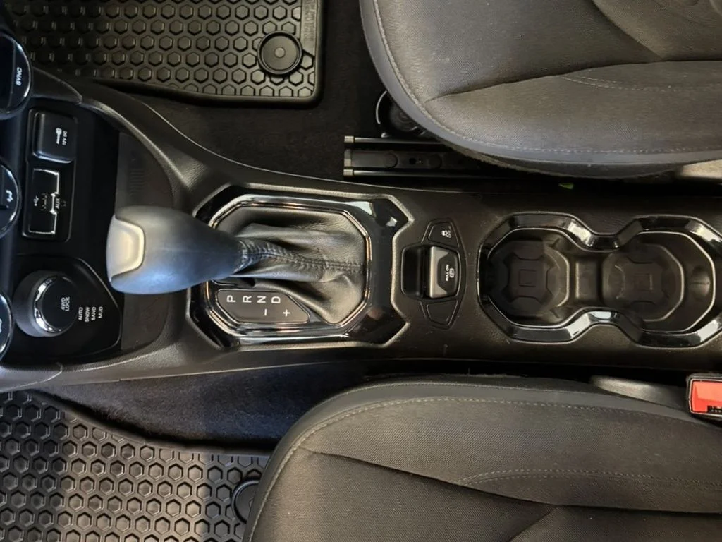 Used 2017 Yellow Jeep Latitude image 18