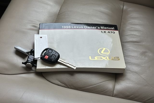 Used 1998  Lexus 470 image 10