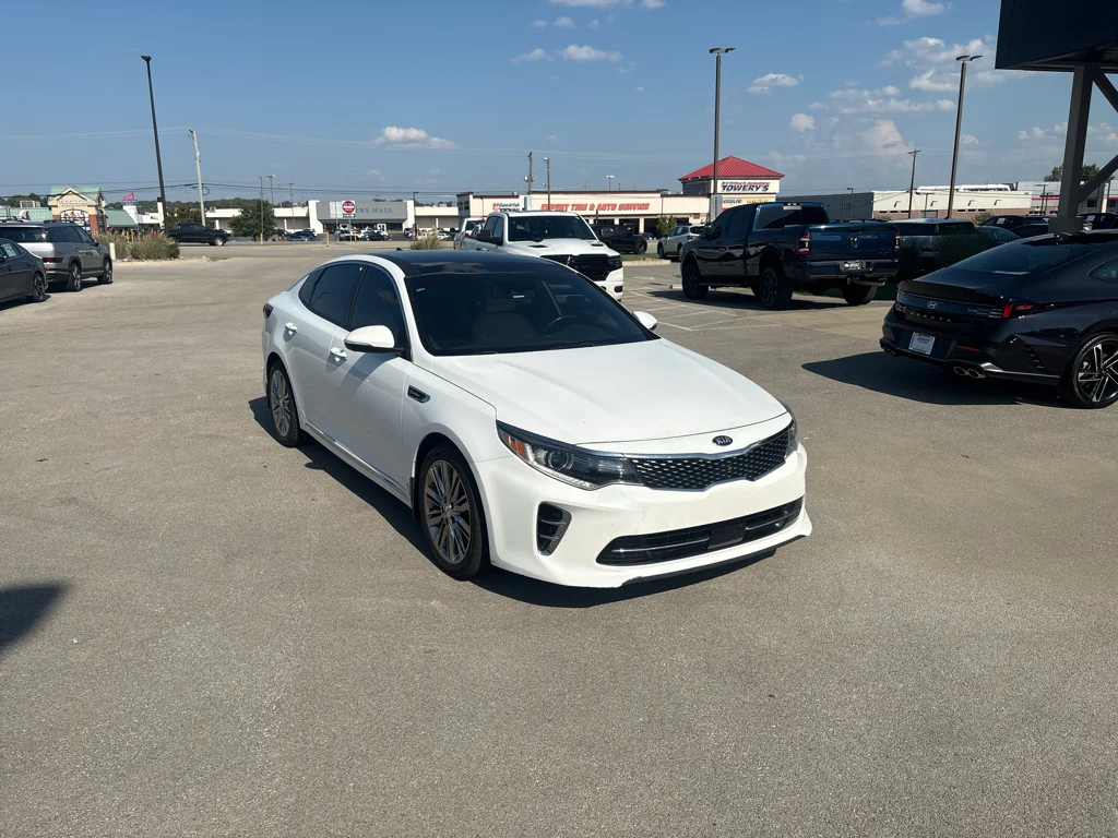 Used 2016 Snow White Pearl Kia SXL Turbo image 1