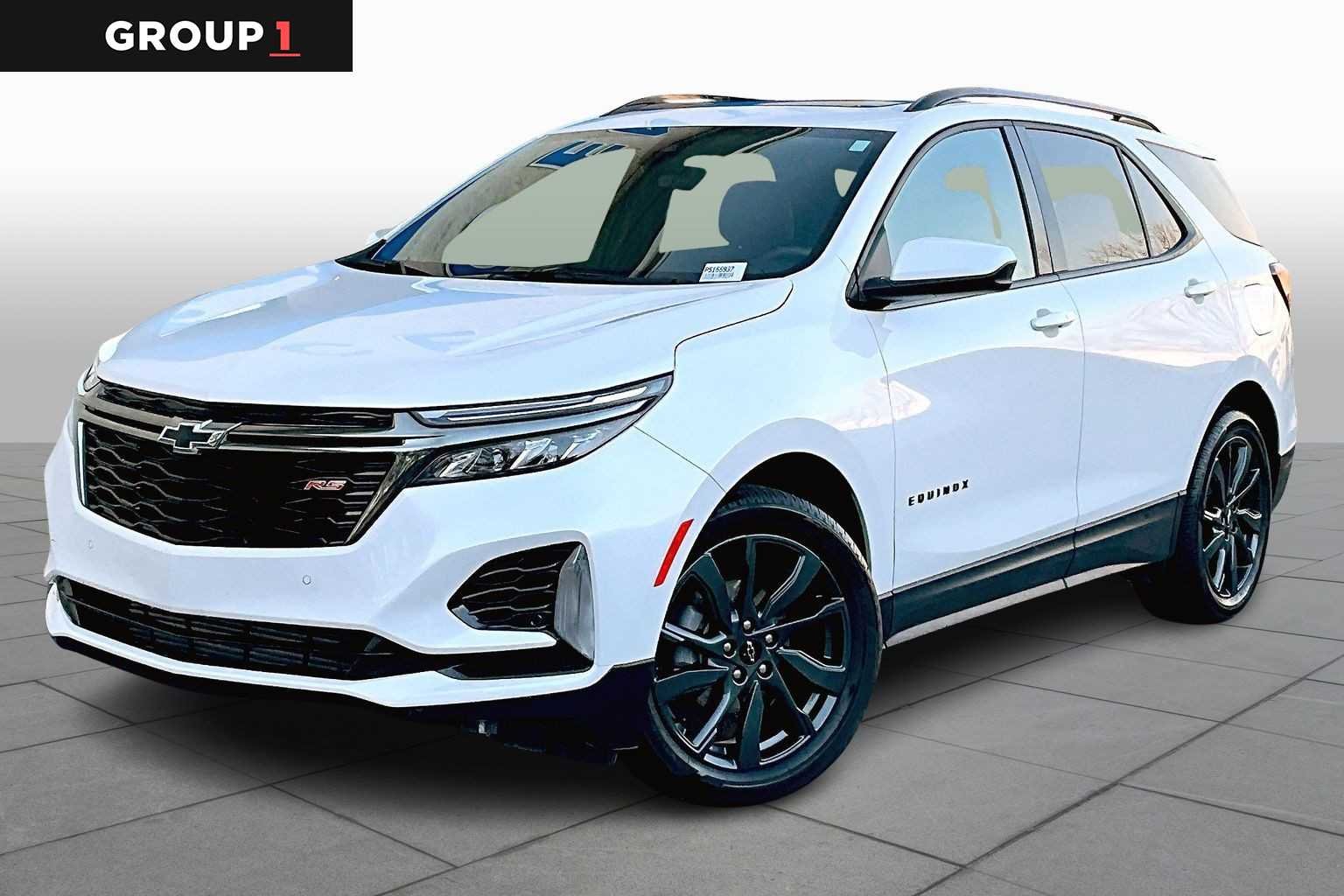 White (Iridescent Pearl Tricoat) 2023 Chevrolet Equinox RS with 1RS FWD SUV / Crossover Front-Wheel Drive