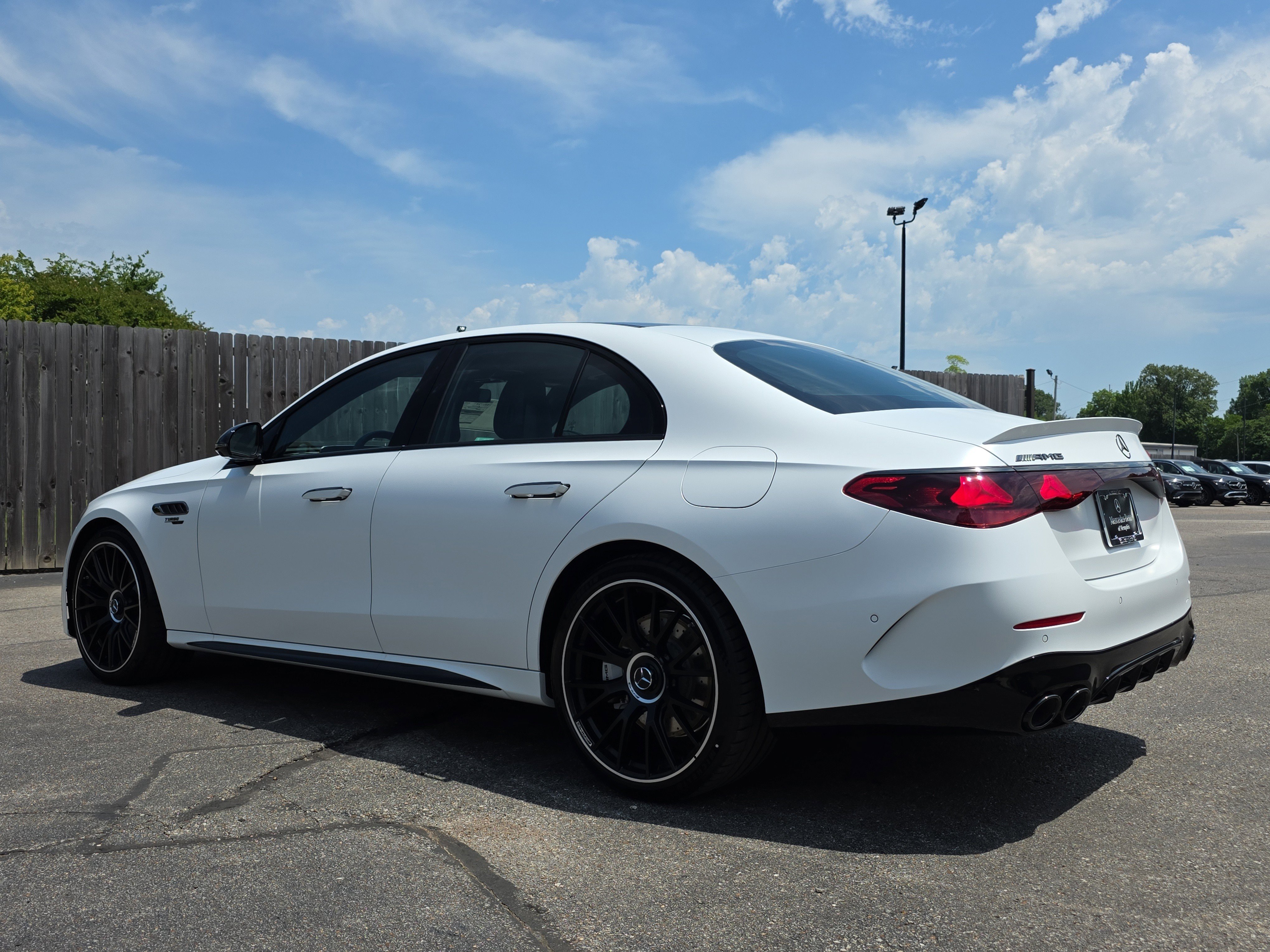 New 2026 MANUFAKTUR Moonlight White Magno Mercedes-Benz E 53 AMG® image 31