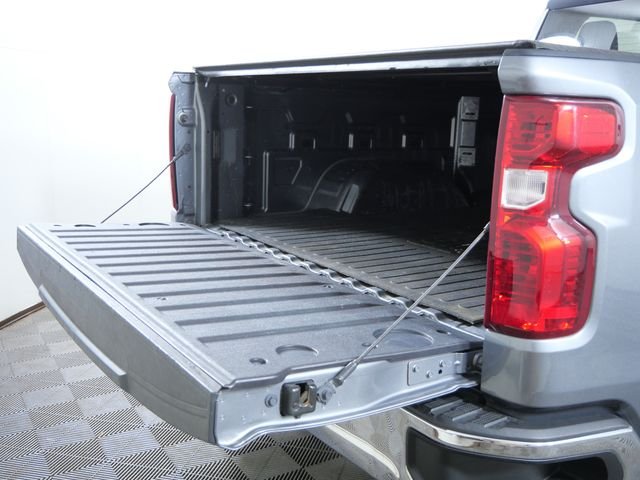 Used 2021 Gray Chevrolet LT image 9
