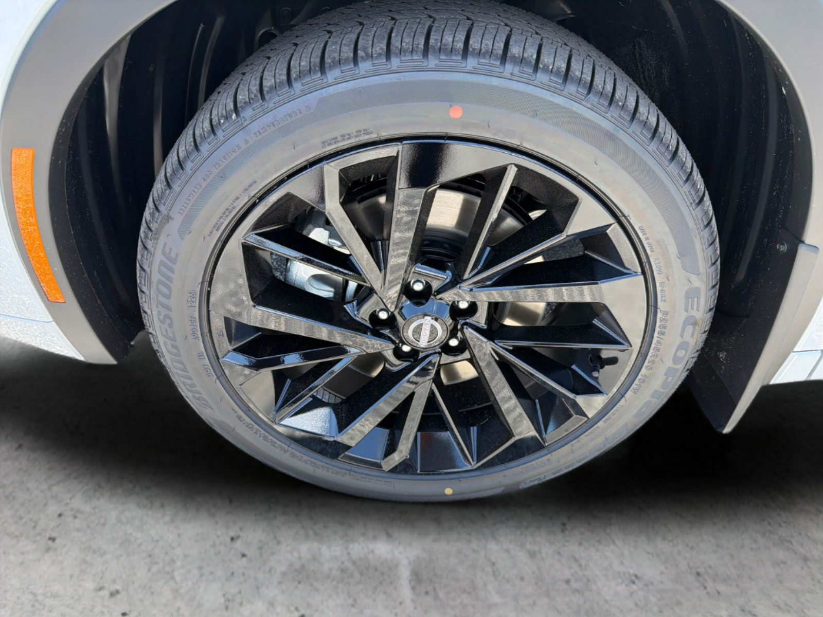 New 2026 White Nissan Platinum image 39