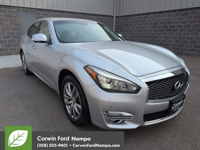 2016 INFINITI Q70