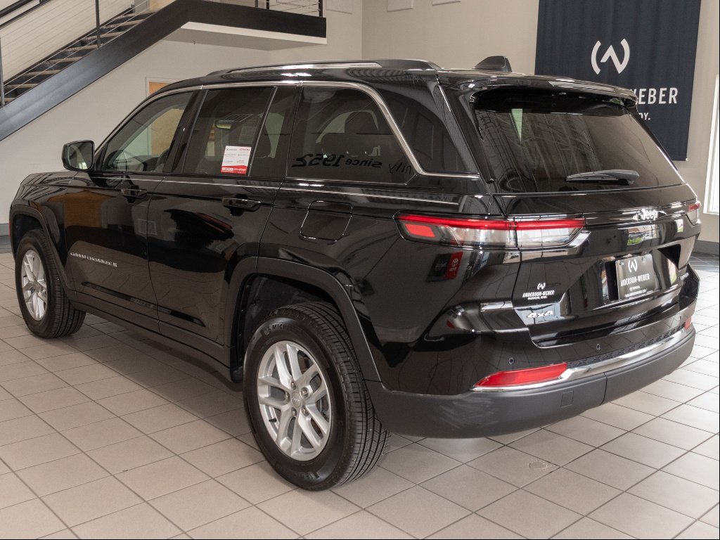 2023 Jeep Grand Cherokee Laredo - Photo 19