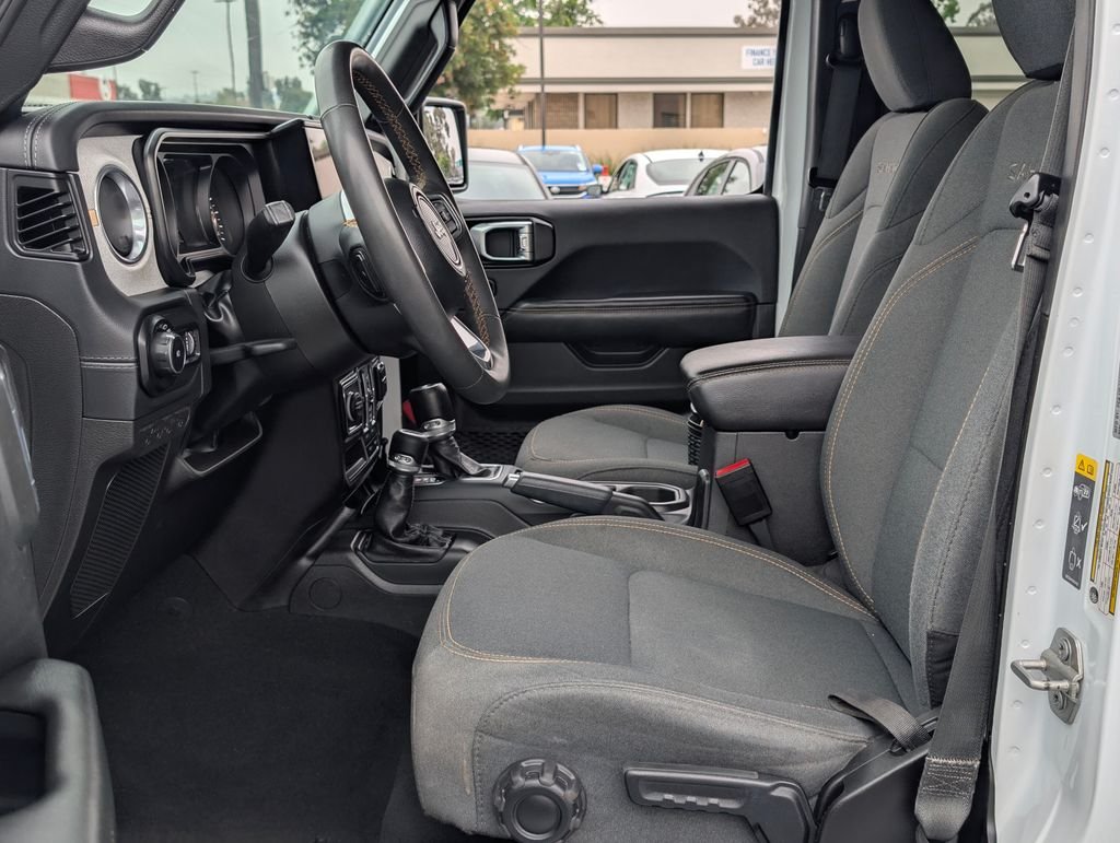 2024 Jeep Wrangler 4-Door Sahara - Photo 11