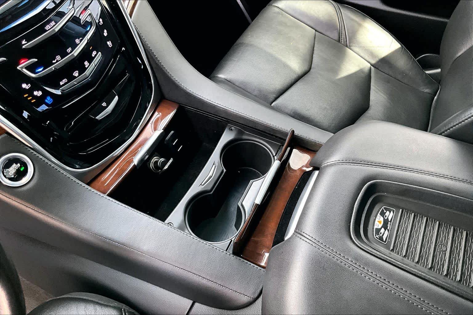 Used 2019 Manhattan Noir Metallic Cadillac Luxury image 17