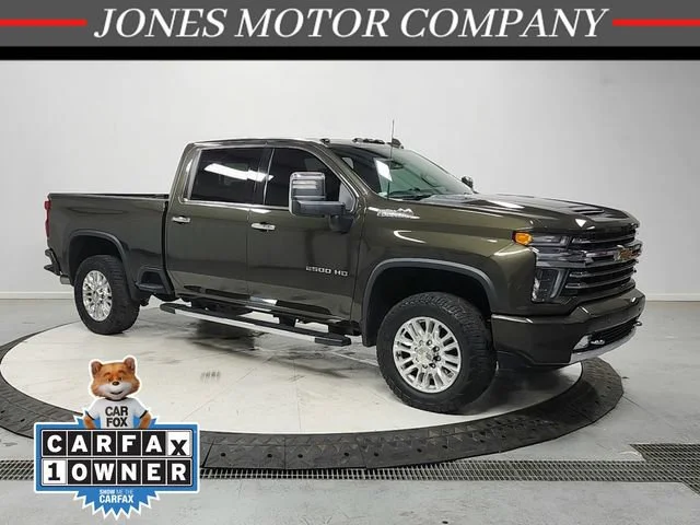 2023 Chevrolet Silverado HD High Country 4WD Crew Cab Standard Box's photo