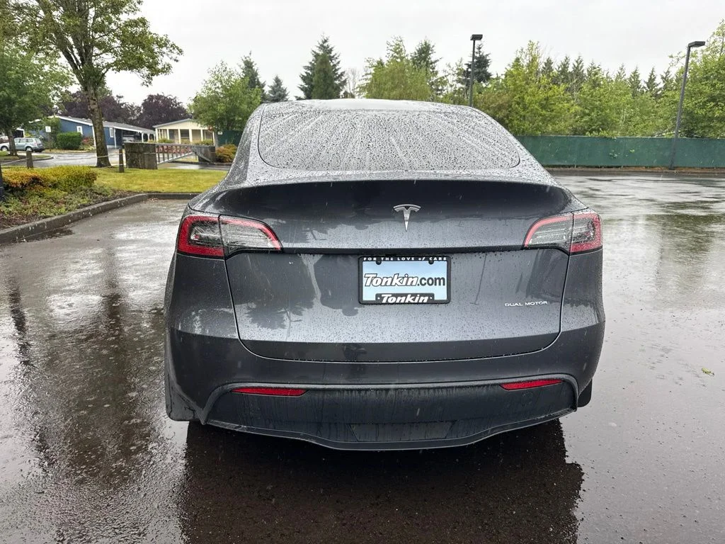 Used 2023 Midnight Silver Metallic Tesla Long Range image 6