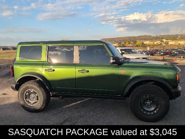 Used 2025 Green Ford Badlands image 4
