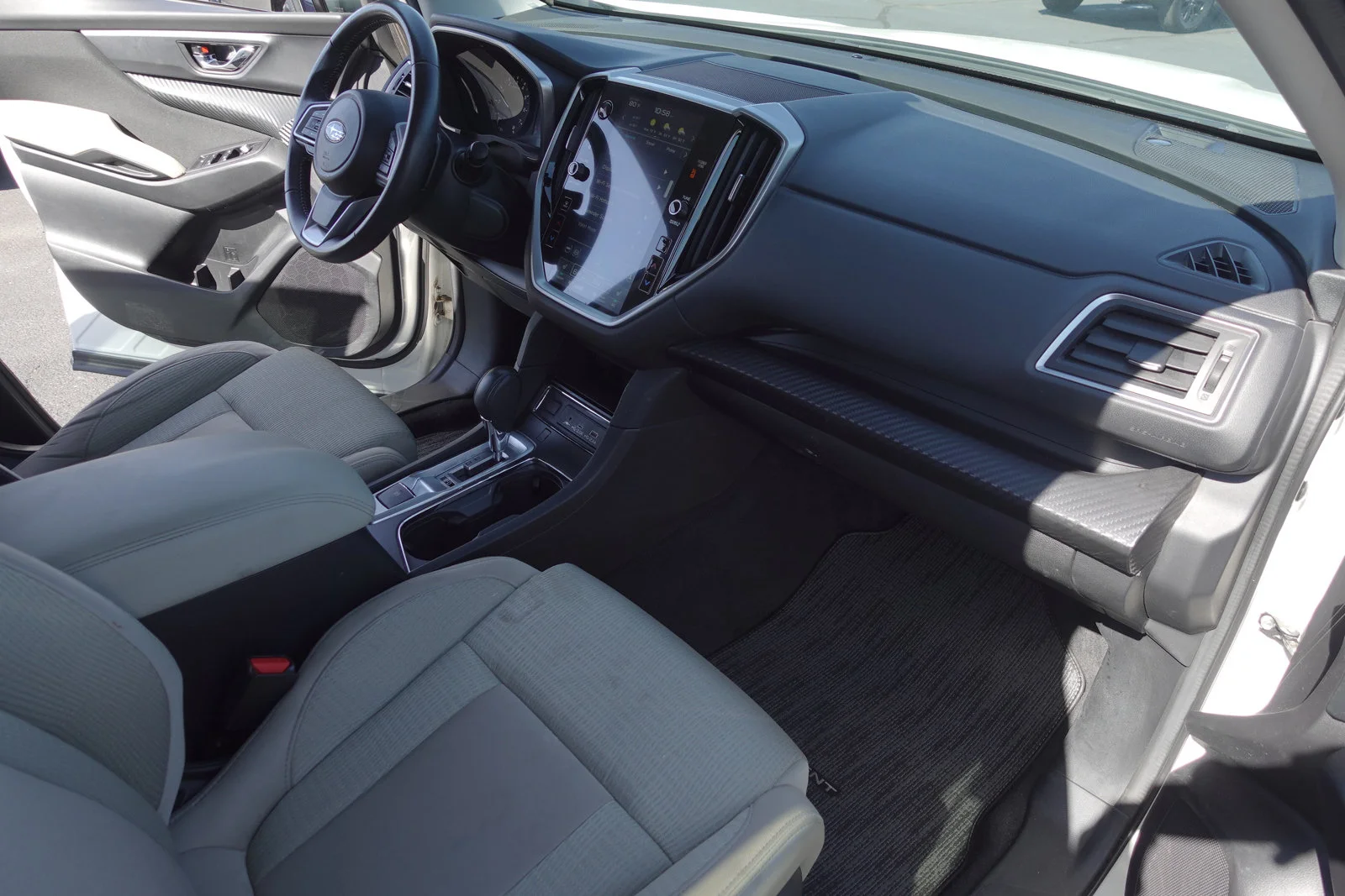 Used 2025 Crystal White Pearl Subaru Premium image 11