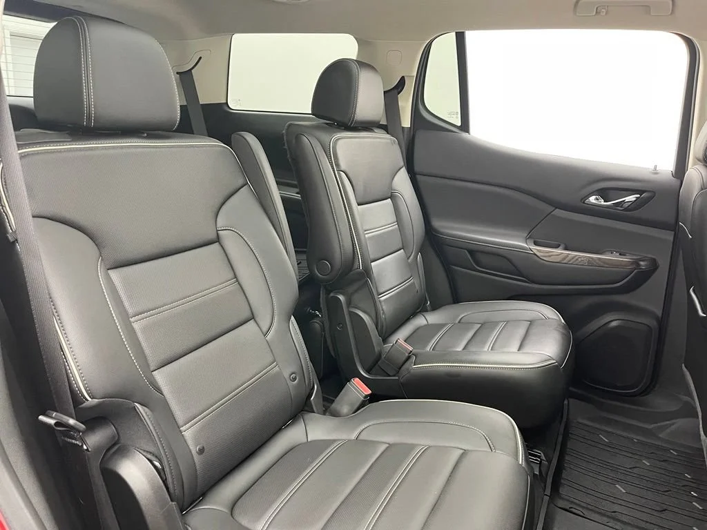 Used 2021 CAYENNE RED TINTCOAT GMC Denali image 40