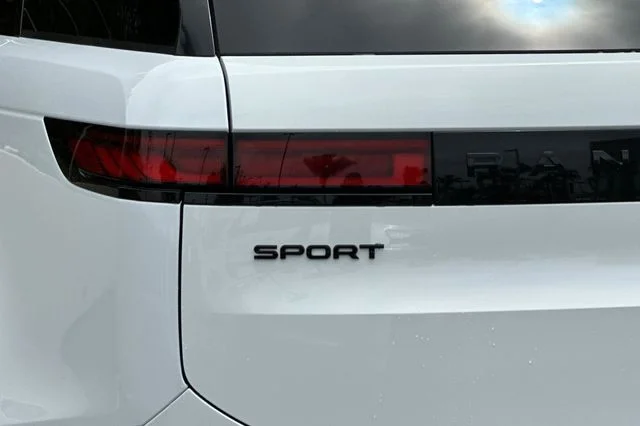 New 2026 Fuji White Land Rover SE image 25