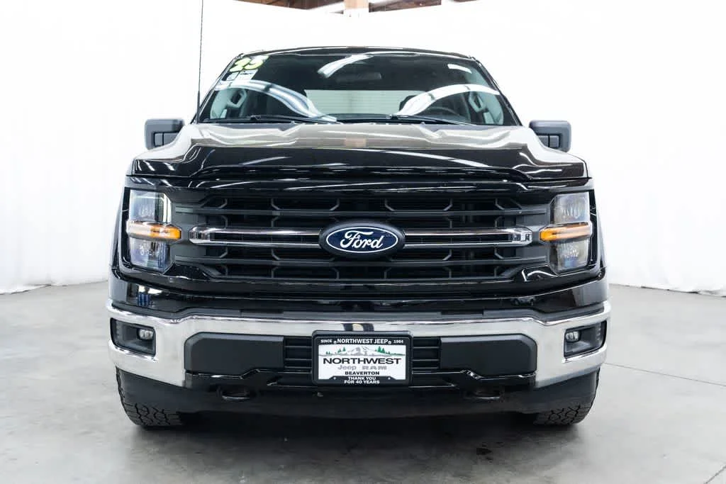 Used 2025 Agate Black Metallic Ford XLT image 2