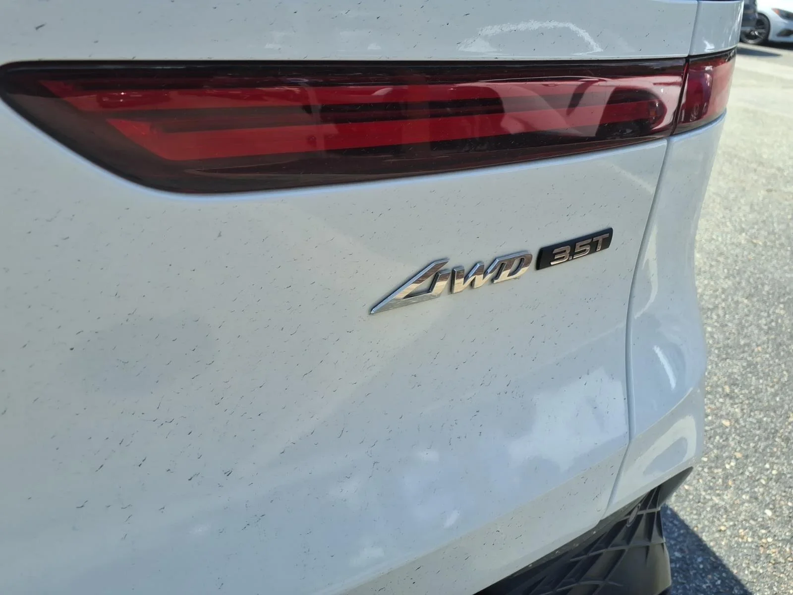 Certified Used 2025 Uyuni White Genesis 3.5T Sport image 11