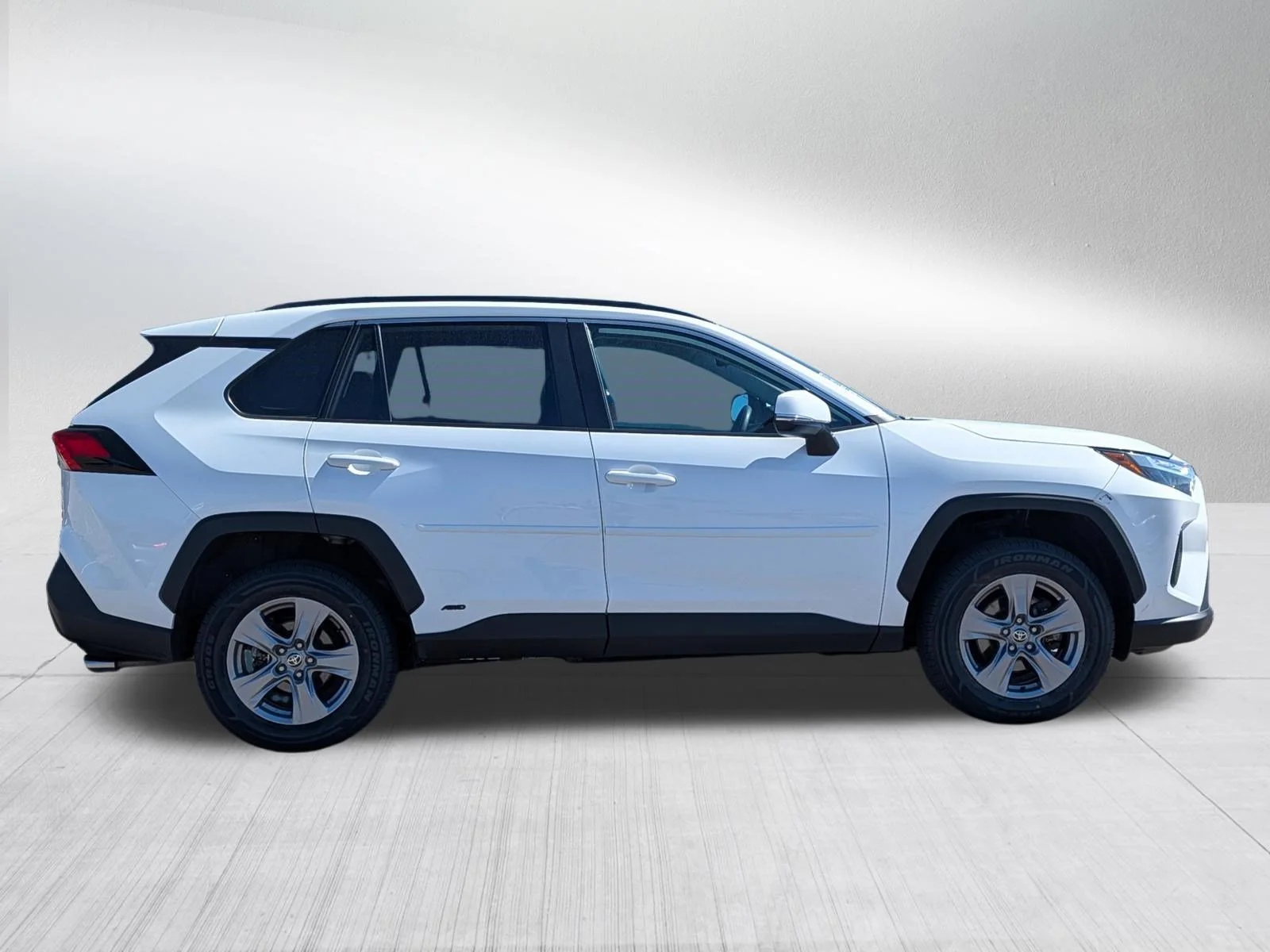 Used 2022 White Toyota Hybrid XLE image 8
